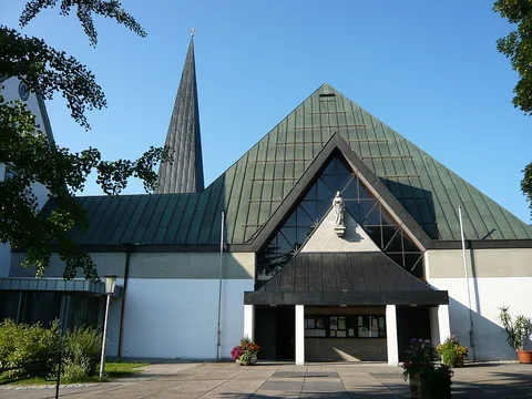 Kirche in der Ortsmitte