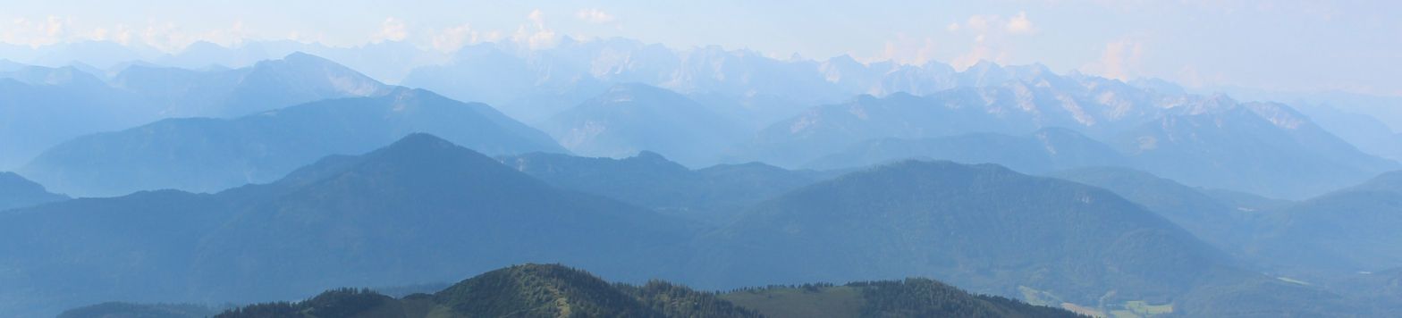 Bergpanorama von der Benediktenwand aus