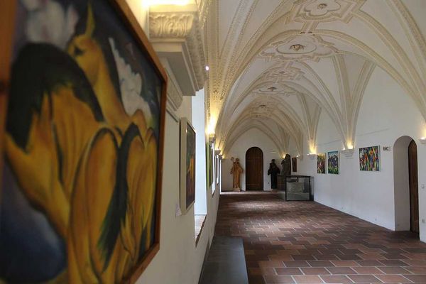 Ausstellung im Kreuzgang Kunst im Kloster