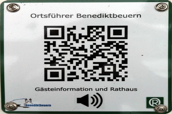QR-Code-Tour durch Benediktbeuern Schild mit QR-Code