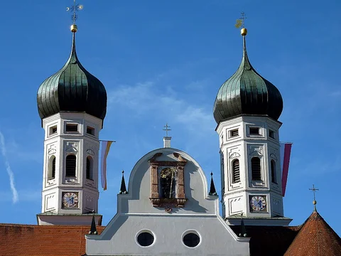 Kirchtürme der Basilika