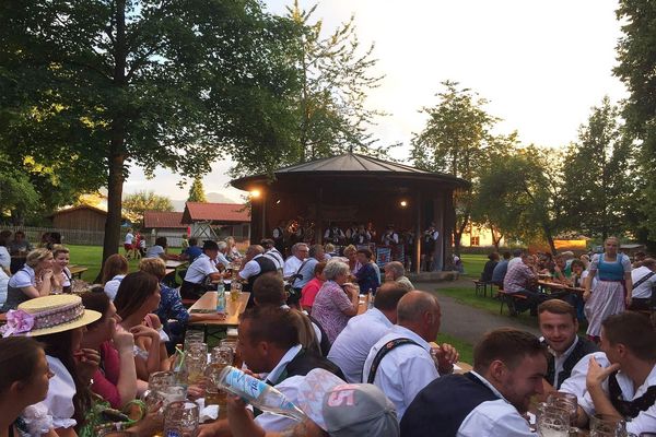 Fest mit Blasmusik