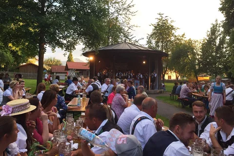 Feier im Gemeindepark