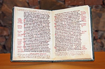 Alte Schrift mit Rezepten zur Klosterheilkunde